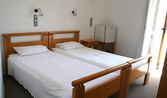 הרסוניסוס Lovely Holidays Hotel מראה חיצוני תמונה