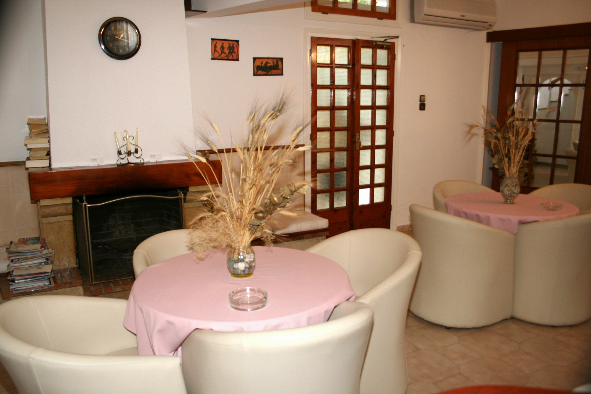 הרסוניסוס Lovely Holidays Hotel מראה חיצוני תמונה